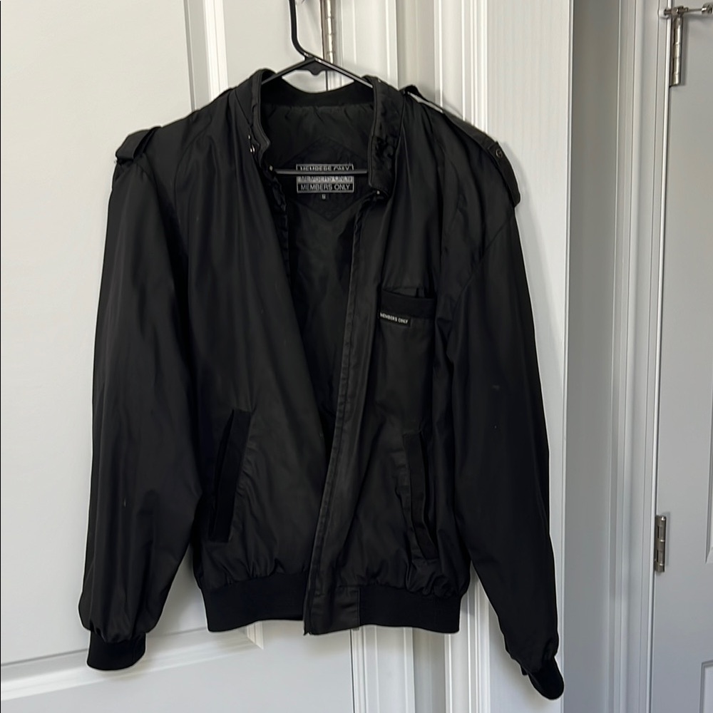 Vintage members only black jacket size small great condition statement piece